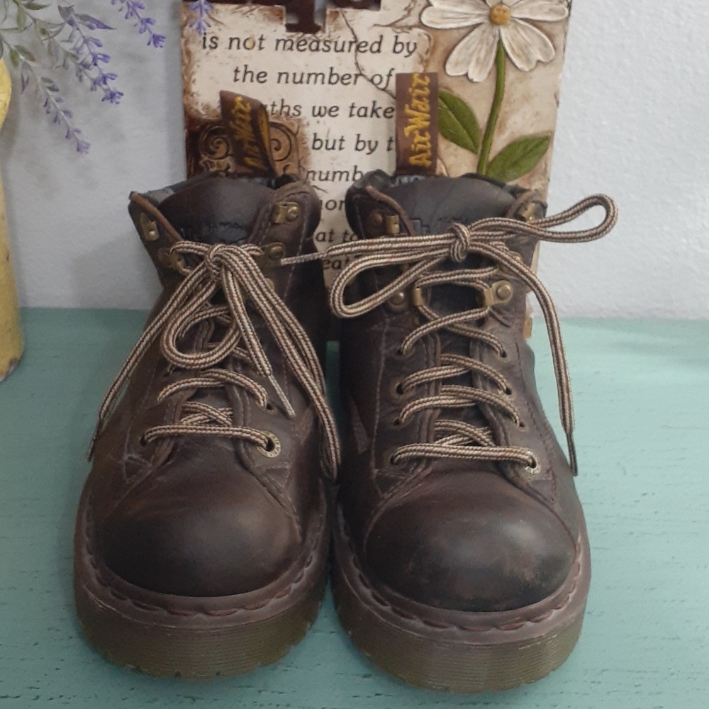 DR MARTENS SHOES SZ 9 L 8 M